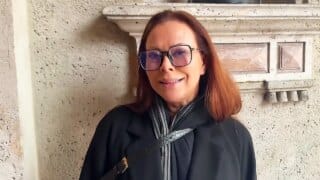 Olgun Büyük Göğüslü Üvey Anne Şimdi İyi Bir Sikişe İhtiyaç Duyuyor