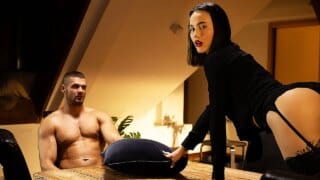 Annemle Film İzlerken Üvey Babam Beni Taciz Ediyor